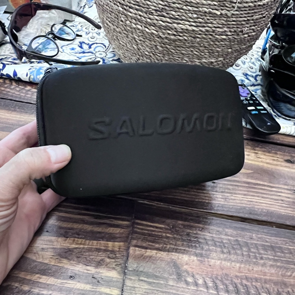 "Salomon" Black Compact SNOW GOOGLES Carrying Case Never Used ❤️